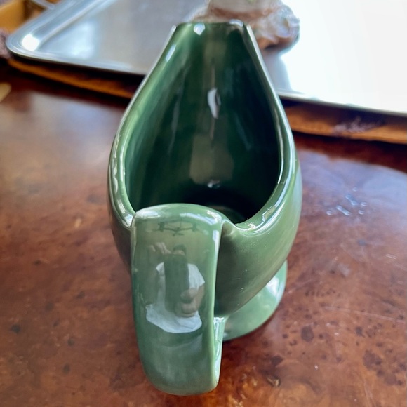 Pottery Barn Sausalito Gravy Boat/Dressing Pourer in Moss Green - Picture 3 of 4